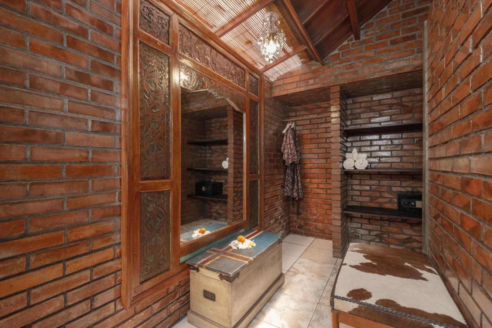 Ocean Star Villa Five Near The Kudeta Beach Seminyak (Bali)